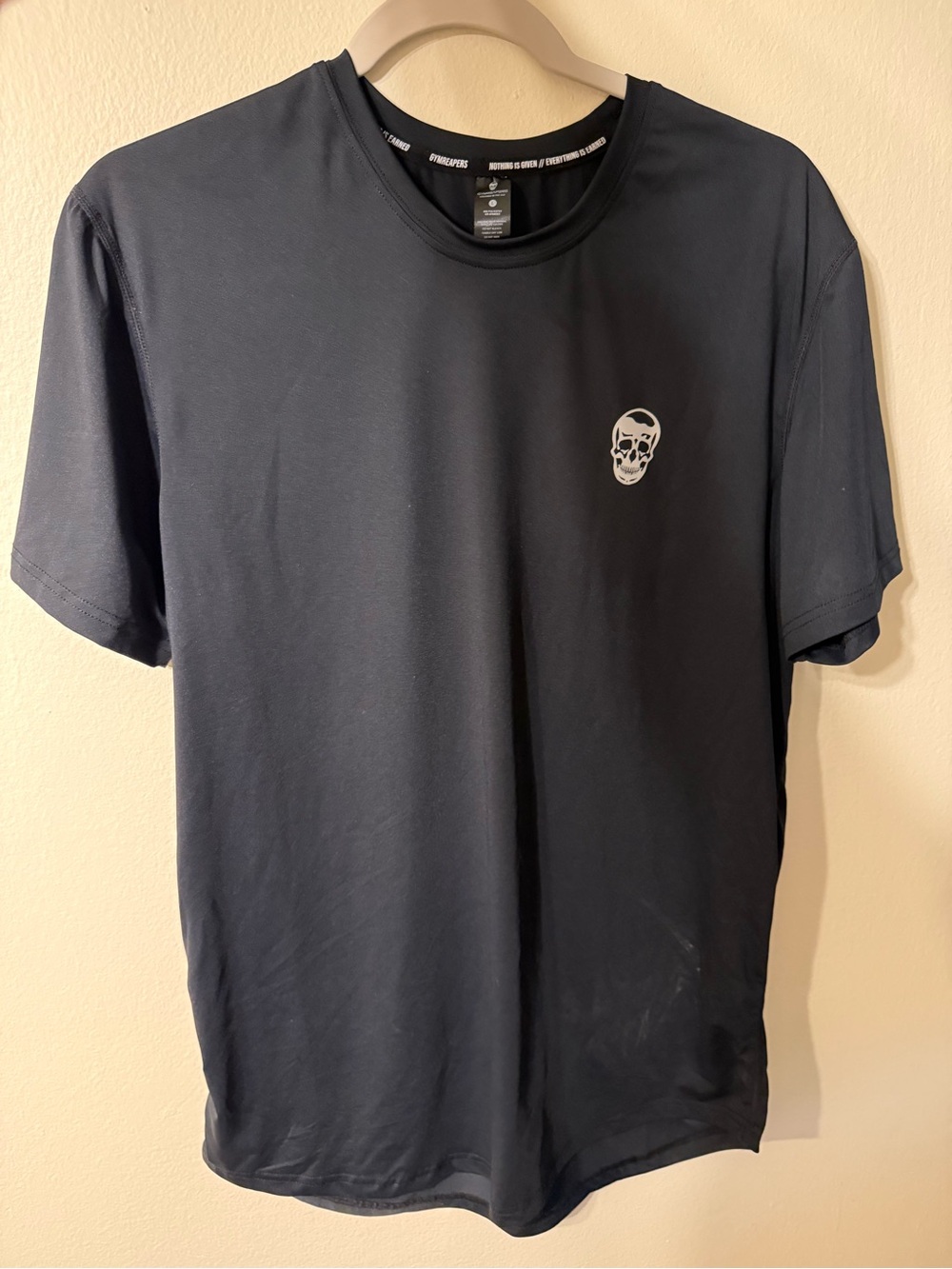 Men's Black Short-Sleeve Skull Graphic Tee